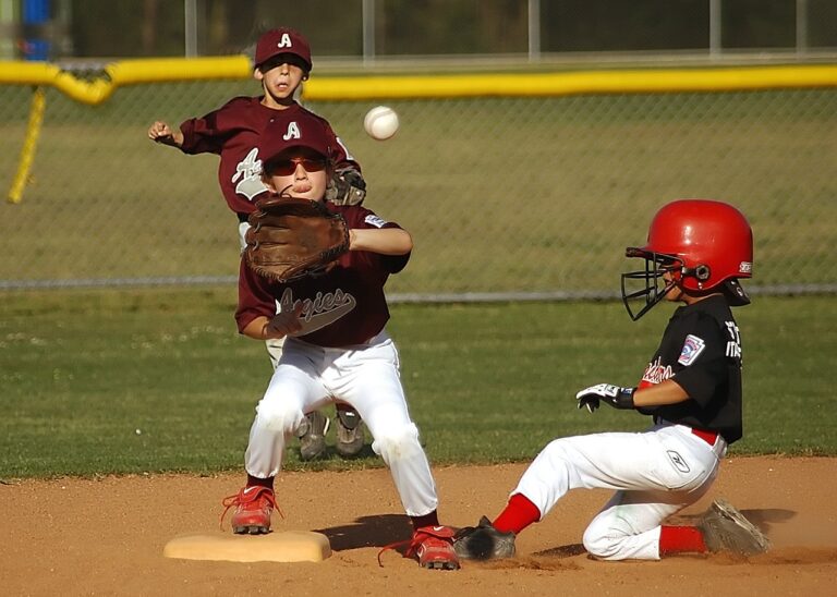 baseball, little league, runner-1534338.jpg